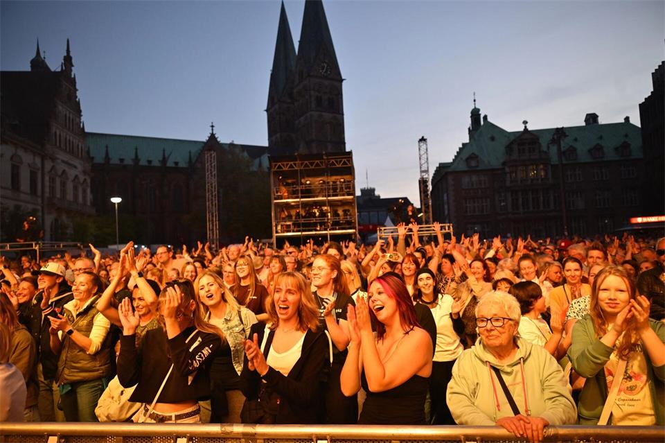 Die Stimmung in Bremen war fröhlich. Sina Schuldt/dpa