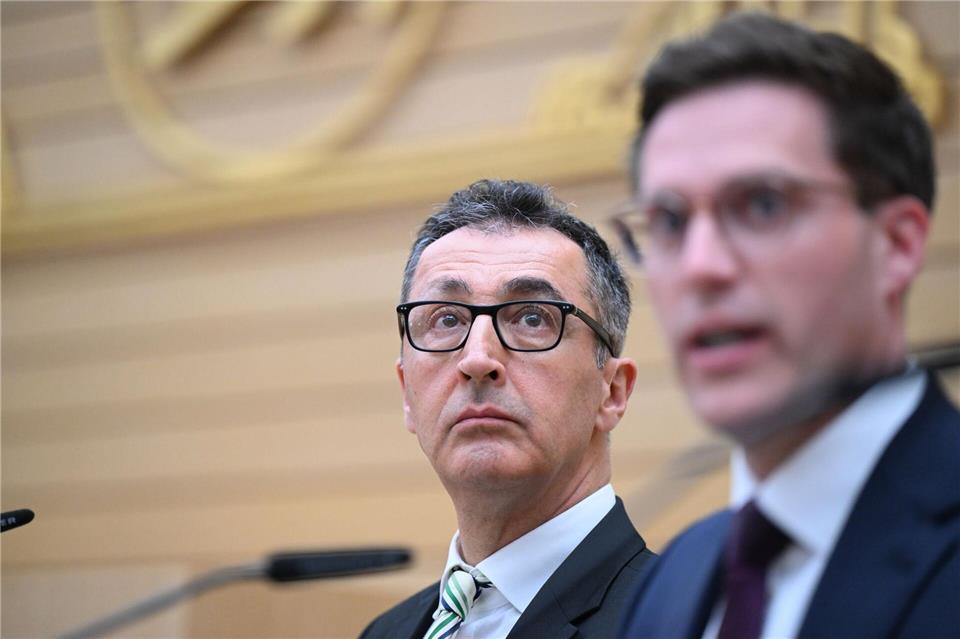 Die Stimmung zwischen Grünen und CDU war zuletzt frostig, nun müssen die beiden zusammenarbeiten. Bernd Weißbrod/dpa