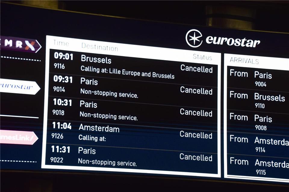 Die Störung im Bahnverkehr macht viele Reisepläne kurz vor Silvester zunichteVuk Valcic/ZUMA Press Wire/dpa