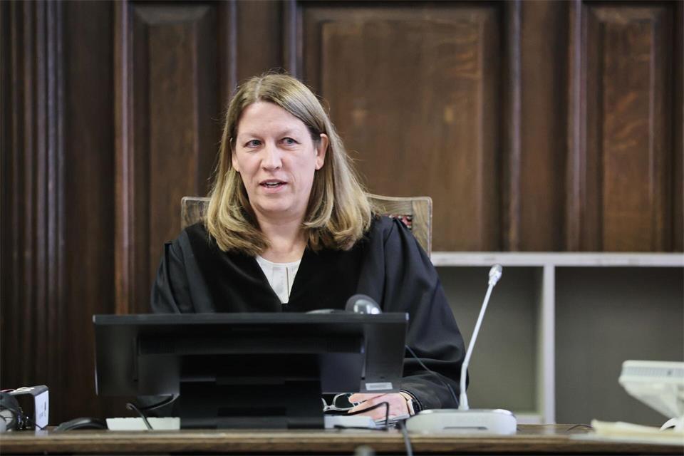 Die Strafkammer unter der Vorsitzenden Richterin Isabel Hildebrandt hatte für die Einreichung weiterer Beweisanträge eine Frist bis zum 28. Oktober gesetzt.Christian Charisius/dpa-Pool/dpa
