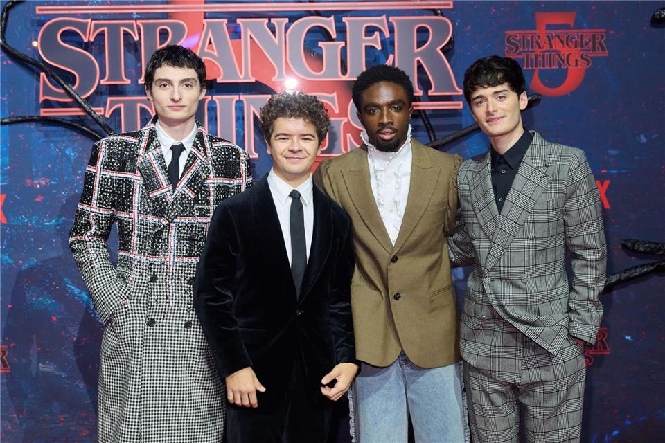 Die „Stranger Things“-Stars Finn Wolfhard (l-r), Gaten Matarazzo, Caleb McLaughlin und Noah Schnapp kamen zum Fan-Event nach Berlin.Annette Riedl/dpa