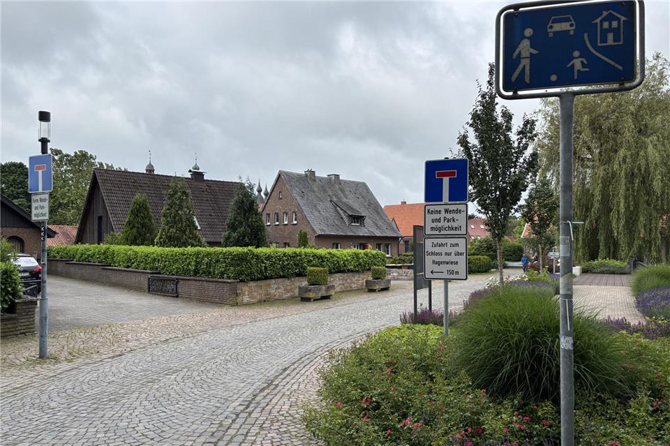 Die Straße Freiheit könnte eine Fußgängerzone werden. An der Zufahrt zum Südring hatte der Rat sich für eine versenkbare Polleranlage entschieden, die aber bislang nicht realisiert worden ist.