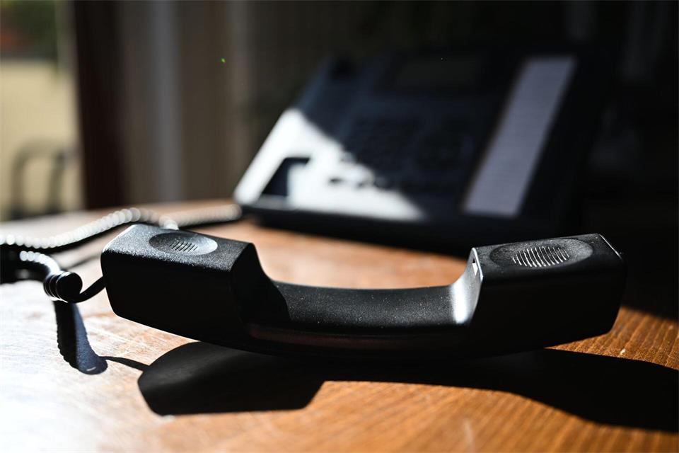 Die Studentische Telefonseelsorge in Hamburg wird 50 Jahre alt. (Symbolbild)Soeren Stache/dpa
