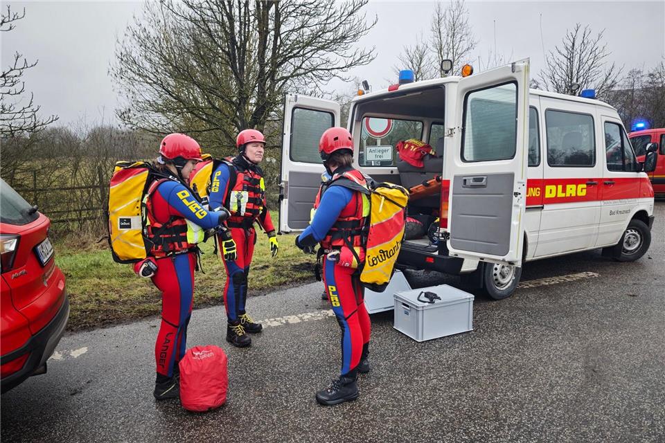Die Suche nach dem 63-Jährigen, der am Donnerstag in die Nahe fiel, wurde am Morgen wieder aufgenommen. -/Kreisverwaltung Bad Kreuznach Brand- und Katastrophenschutz – Rettungsdienst/dpa