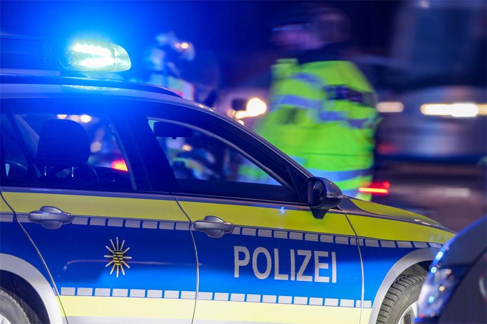 Die Suche nach den Tätern blieb bislang erfolglos. (Symbolbild)Jan Woitas/dpa