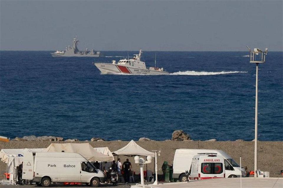 Die Suche nach den Vermissten dauert weiter an.Nedim Enginsoy/AP/dpa