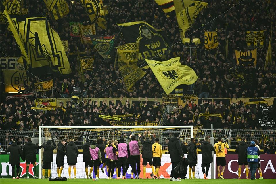 Die Südtribüne soll auch gegen Inter ein besonderer Rückhalt sein. (Archivbild)Bernd Thissen/dpa