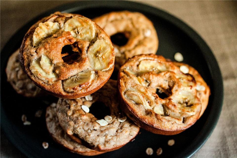 Die Süße in den Banana Bread Donuts kommt ausschließlich aus reifen Bananen und Cranberries.picture alliance/dpa