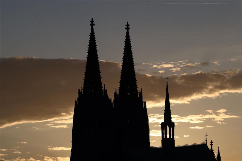 Die Tage mit kostenlosem Zugang zum Kölner Dom sind für Touristen gezählt. (Archivbild)Rolf Vennenbernd/dpa