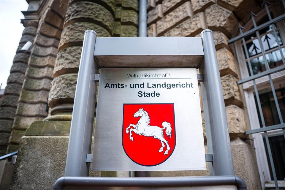 Die Tat ereignete sich bereits im Jahr 2002. (Symbolbild)Sina Schuldt/dpa-Pool/dpa