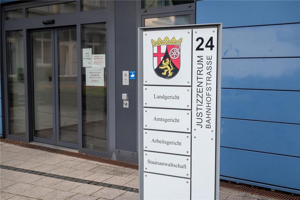 Die Tat ereignete sich dem Gericht zufolge am Abend des 12. Juni 2025. (Symbolbild)Harald Tittel/dpa