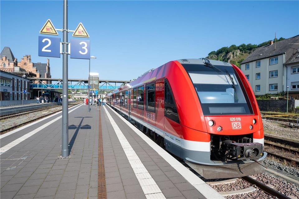 Die Tat sei bereits am 1. September begangen worden, teilte die Polizei mit. (Symbolbild)Harald Tittel/dpa