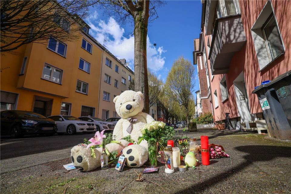 Die Tat spielte sich einer Wohnstraße in der Innenstadt ab. Christoph Reichwein/dpa