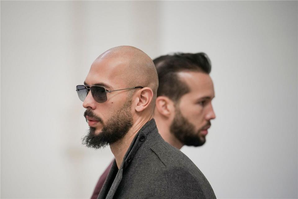Die Tate-Brüder wurden auf Antrag der britischen Anklagebehörde in den USA festgenommen. (Archivbild)Vadim Ghirda/AP/dpa