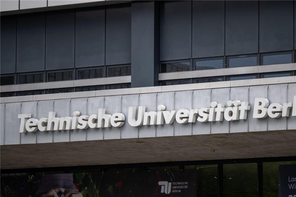Kürzungspläne des Senats – TU Berlin erwägt Klage Die Technische Universität (TU) Berlin erwägt wegen der Kürzungspläne eine Klage gegen das Land Berlin. Monika Skolimowska/dpa