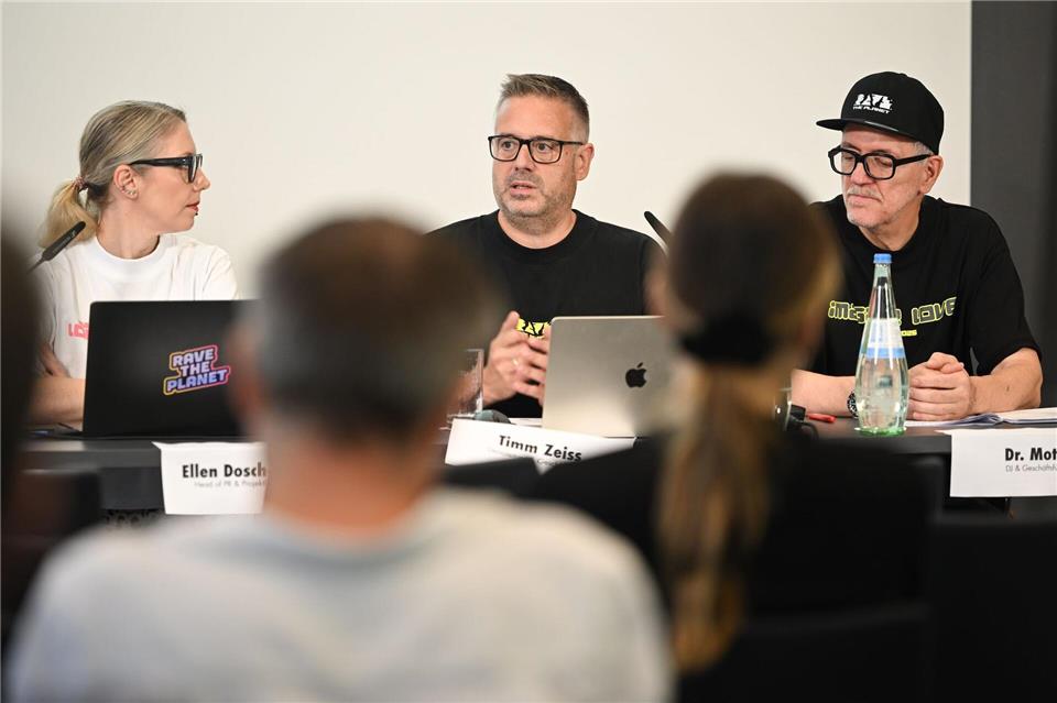 Die Techno-Parade ist am 15. August ab 13.50 Uhr zwischen dem Brandenburger Tor und der Siegessäule auf der Straße des 17. Juni geplant.A3922 Britta Pedersen/dpa