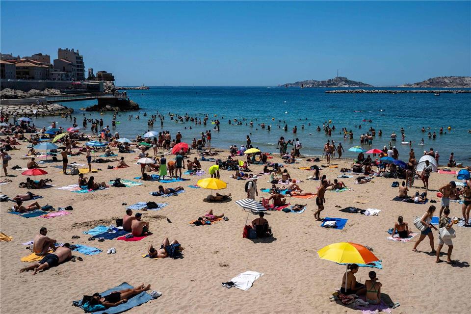Die Temperaturen in Frankreich sollen laut dem französischen Wetterdienst in den kommenden Tagen noch steigen. Miguel Medina/AFP/dpa