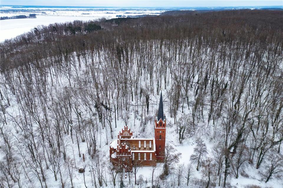 Die Temperaturen kommen am Dienstag nicht über Minusgrade hinaus. (Symbolbild)Patrick Pleul/dpa