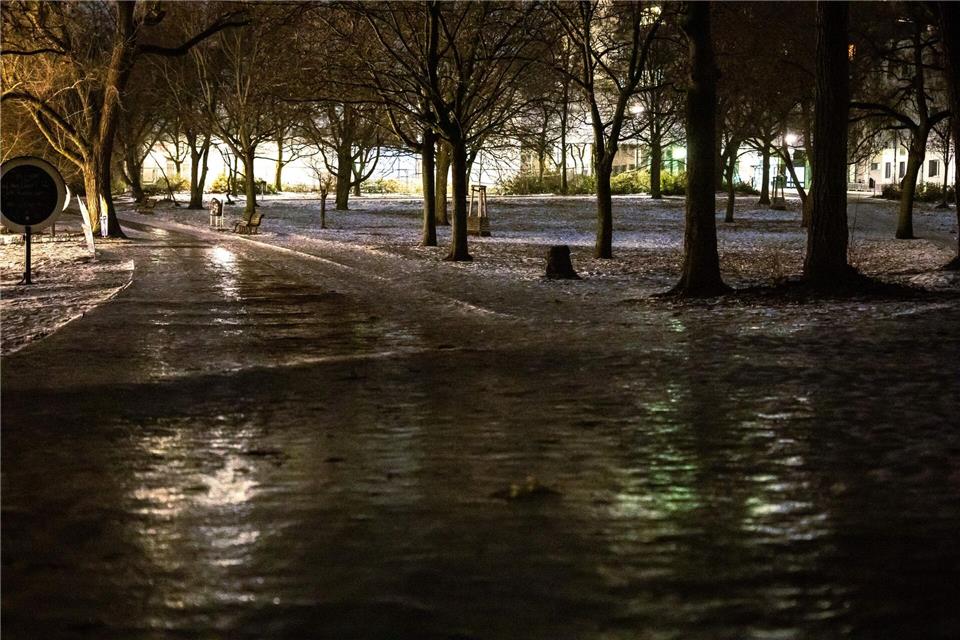 Die Temperaturen lagen in der Nacht im zweistelligen Minusbereich.Carsten Koall/dpa