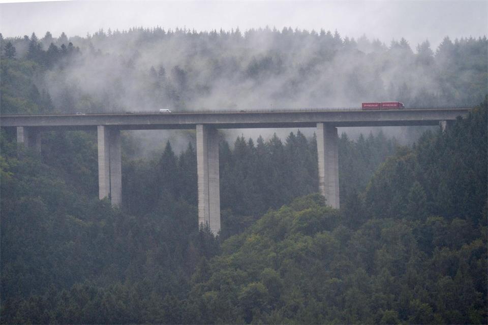 Die Temperaturen steigen am Donnerstag auf 11 bis 15 Grad an. (Archivbild)Harald Tittel/dpa