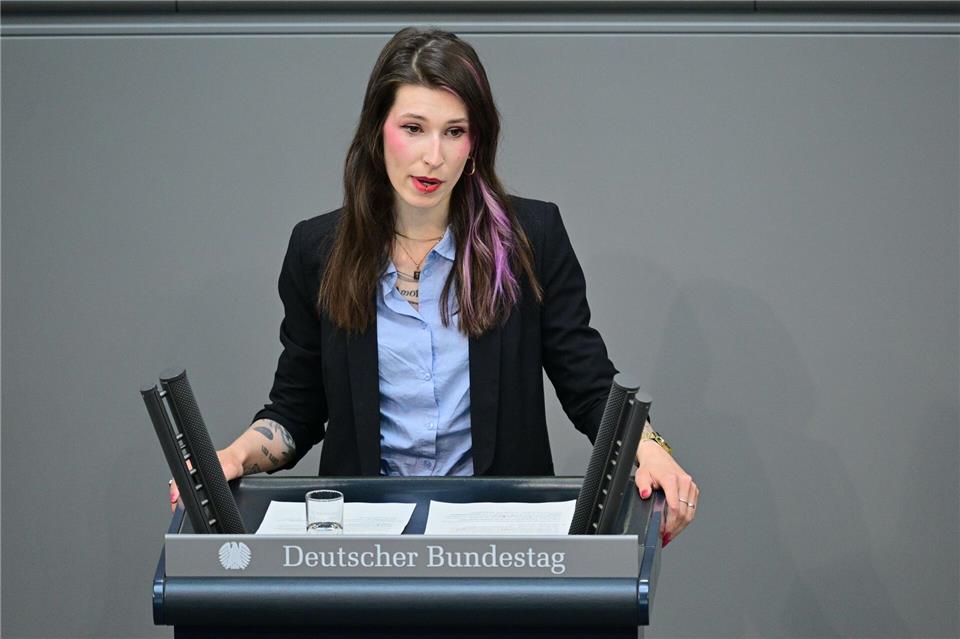 Die Thüringer Linke-Bundestagsabgeordnete Donata Vogtschmidt hält die Kontrolldichte zur Einhaltung des Mindestlohngesetzes für unzureichend. (Archivbild)Sebastian Christoph Gollnow/dpa