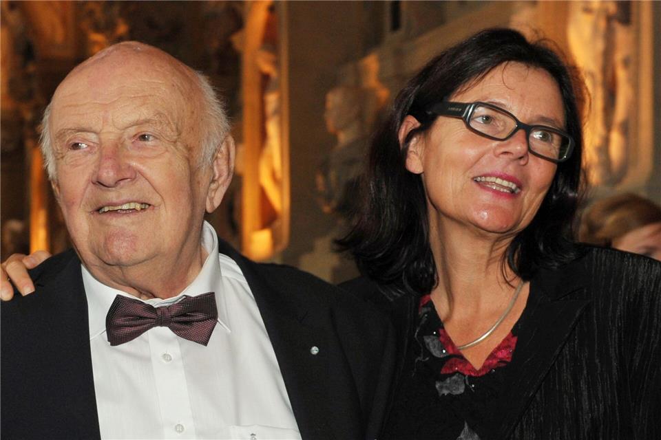 Die Tochter des Kinderbuchautors Otfried Preußler, Susanne Preußler-Bitsch, hat im Streit um die Benennung des Gymnasiums in Pullach nach ihrem Vater eine Entscheidung getroffen. (Archivbild)Peter Kneffel/dpa