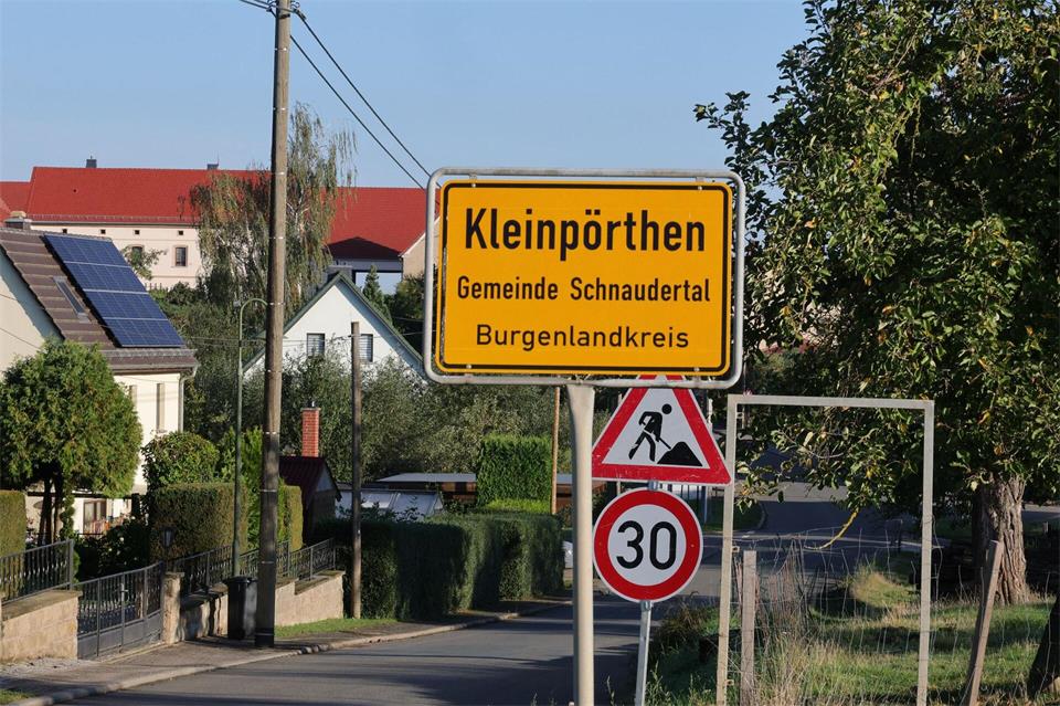 Die Tochter ist nach Angaben der Staatsanwaltschaft an ihren Verletzungen gestorben. (Symbolbild)Bodo Schackow/dpa