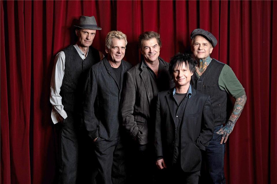 Die Toten Hosen: Breiti, Andi, Campino, Vom und Kuddel stehen zusammen für ein Pressefoto. Der Dokumentarfilm „Die Toten Hosen - Das letzte Album“ wurde am späten Abend des 23. Mai in der ARD/im Ersten ausgestrahlt. (Handoutbild)Donata Wender/ARD/SWR /dpa