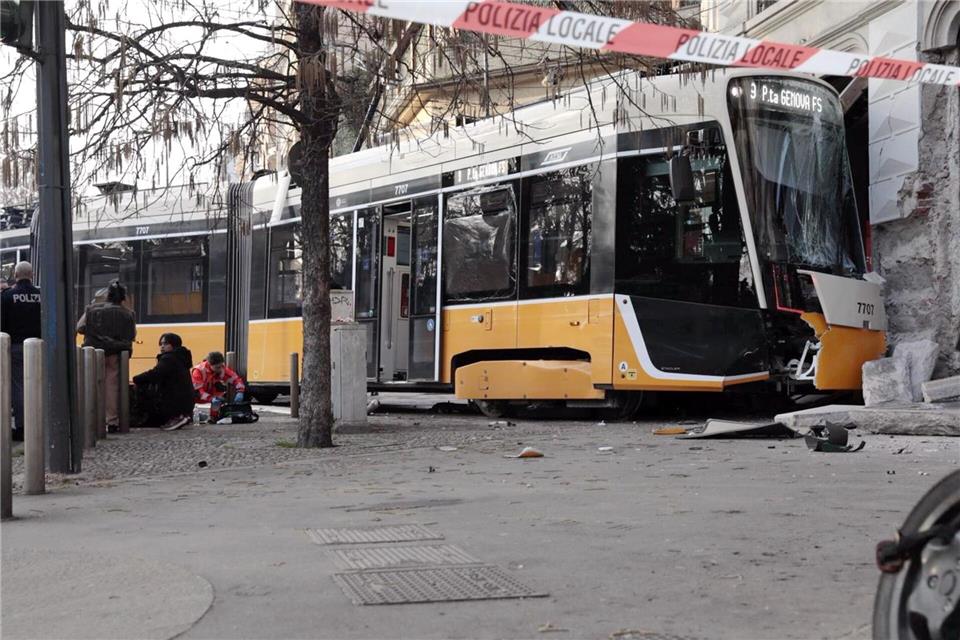 Die Tram soll erst seit wenigen Monaten im Einsatz gewesen sein.Francesco Enriquez/IPA via ZUMA Press/dpa