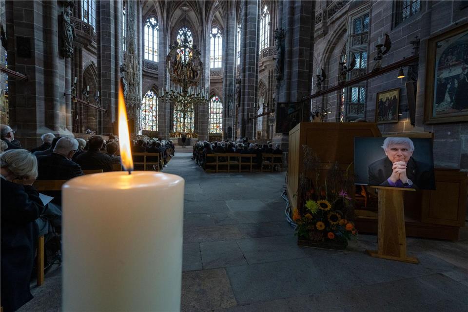 Die Trauerfeier fand in der Nürnberger Lorenzkirche statt.Pia Bayer/dpa