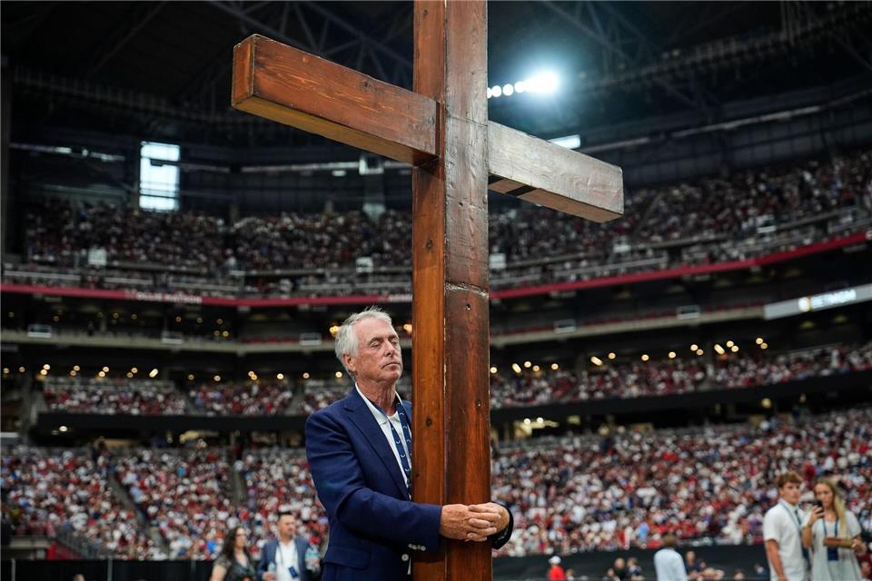 Die Trauerfeier wurde zu einer Mischung aus Gottesdienst und politischer Veranstaltung.John Locher/AP/dpa