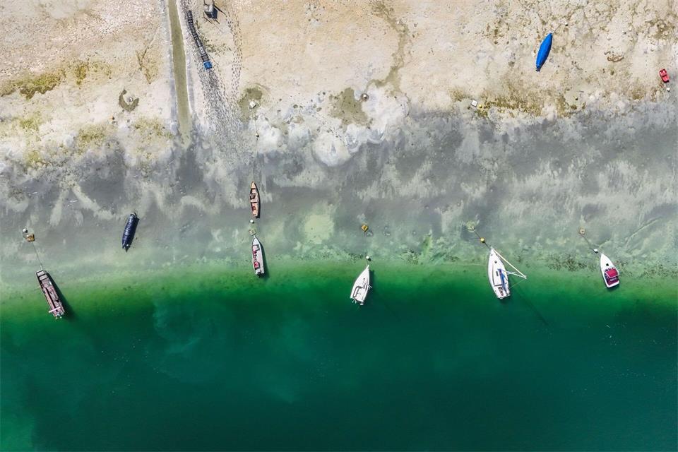 Die Trockenheit sorgt für niedrige Wasserstände am Bodensee. (Archivbild) Marius Bulling/onw-images/dpa