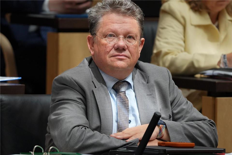 Die Tücken der Technik erlebte Niedersachsens Arbeitsminister Philippi.Soeren Stache/dpa