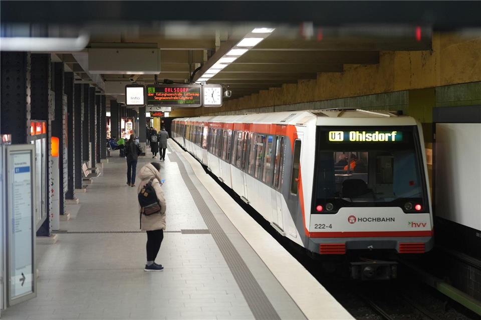Die U1 wird am Wochenende zwischen Ohlsdorf und Kellinghusenstraße gesperrt. (Archivbild)Marcus Brandt/dpa