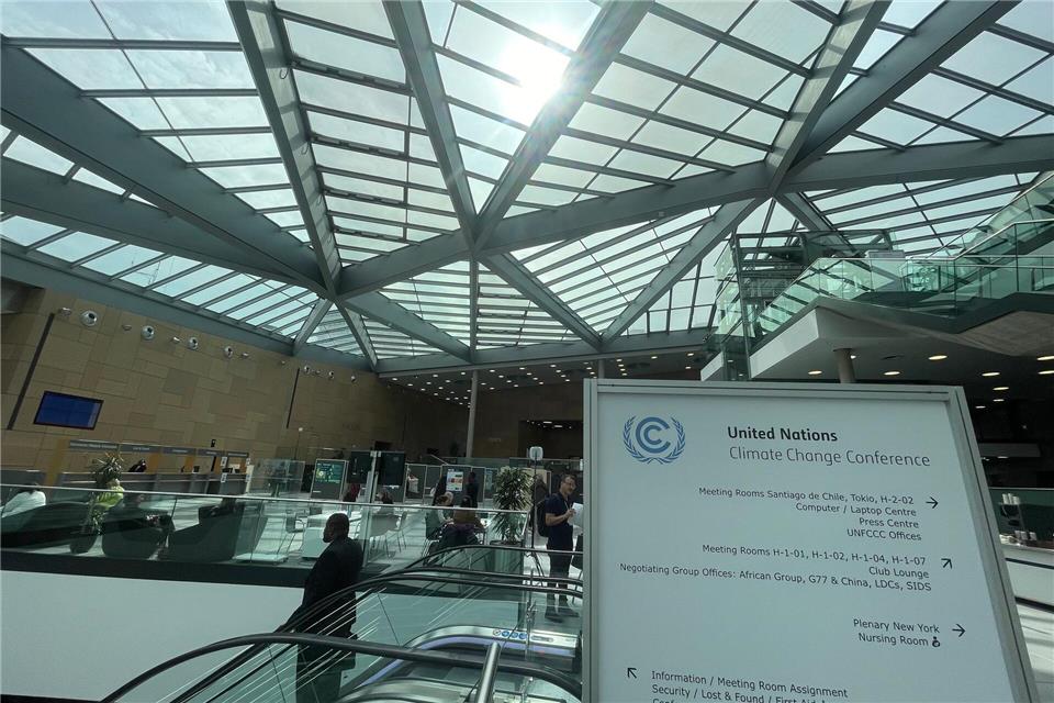 Die UN-Klimakonferenz findet im World Conference Center statt.Christoph Driessen/dpa