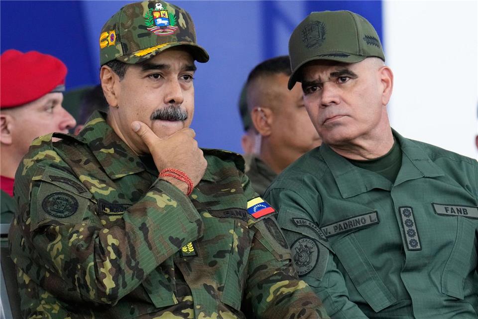 Die US-Regierung hat wegen Drogenvorwürfen ein millionenschweres Kopfgeld auf Venezuelas Präsident Maduro ausgesetzt. (Archivbild) Ariana Cubillos/AP/dpa
