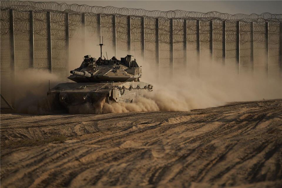 Weitere tote Geiseln identifiziert - Vance trifft Netanjahu Die USA pochen auf Einhaltung der Waffenruhe zwischen Israel und der Hamas. (Archivbild)Leo Correa/AP/dpa