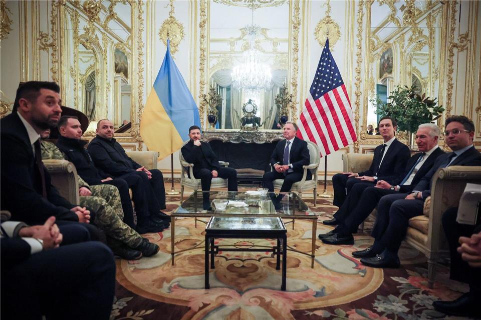 Die USA sehen sich vor allem in der Rolle des Vermittlers - weitreichende militärische Zusagen sind bislang nicht bekannt.Thomas Padilla/AP/dpa