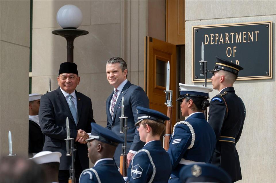 Die USA und Indonesien wollen künftig noch enger zusammenarbeiten.Kevin Wolf/AP/dpa