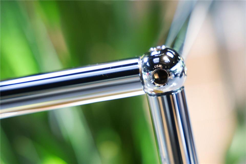 Die USM-Designmöbel zeichnen sich durch verchromten Stahlrohre, Verbindungskugeln und bunte Metall-Fronten aus.Christian Charisius/dpa