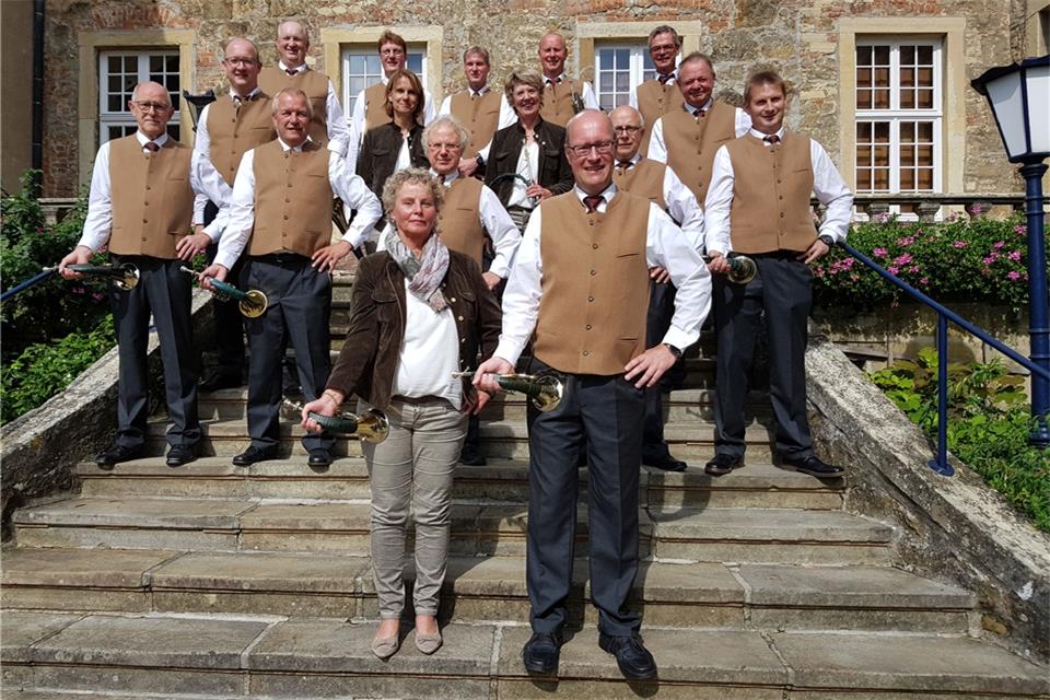 Die Üfter Jagdhornbläser waren am Schloss Lembeck zu hören.