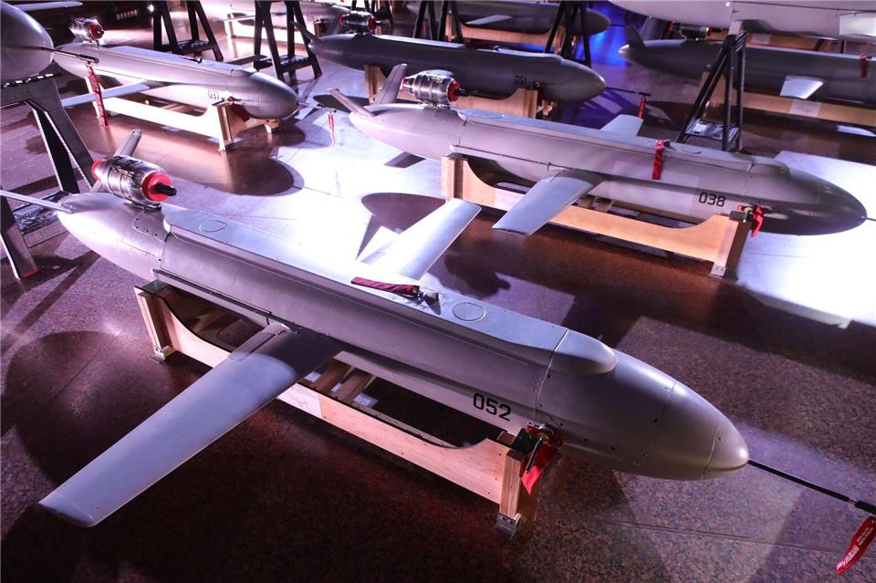 Die Ukraine will die Produktion ihrer weitreichenden Drohnen und Raketen deutlich ausbauen, um die Kriegskosten für Russland zu erhöhen. (Archivbild)---/ukrin/dpa