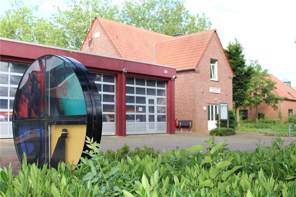 Die Umbaupläne des Gerätehauses Erle werden vorgestellt.