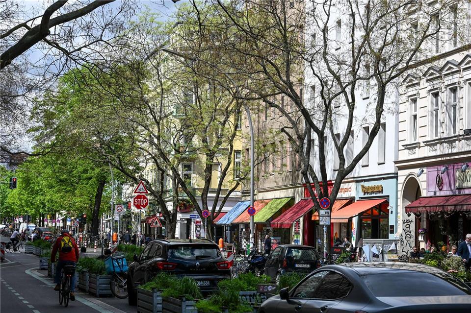Die Umgestaltung der Bergmannstraße in Berlin-Kreuzberg sollte den Autoverkehr reduzieren und für mehr Lebensqualität sorgen. (Archivbild)Jens Kalaene/dpa