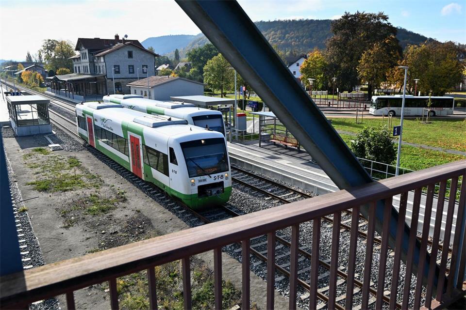 Die Umgestaltung des Bahnhofs Themar ist Teil einer umfangreichen Sanierung der Bahn-Infrastruktur.Martin Schutt/dpa