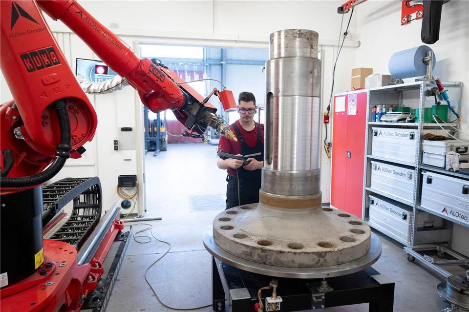 Die Umsätze der Branche schrumpfen, der Auftragseingang sinkt drastisch. (Foto Produktion)Sebastian Kahnert/dpa