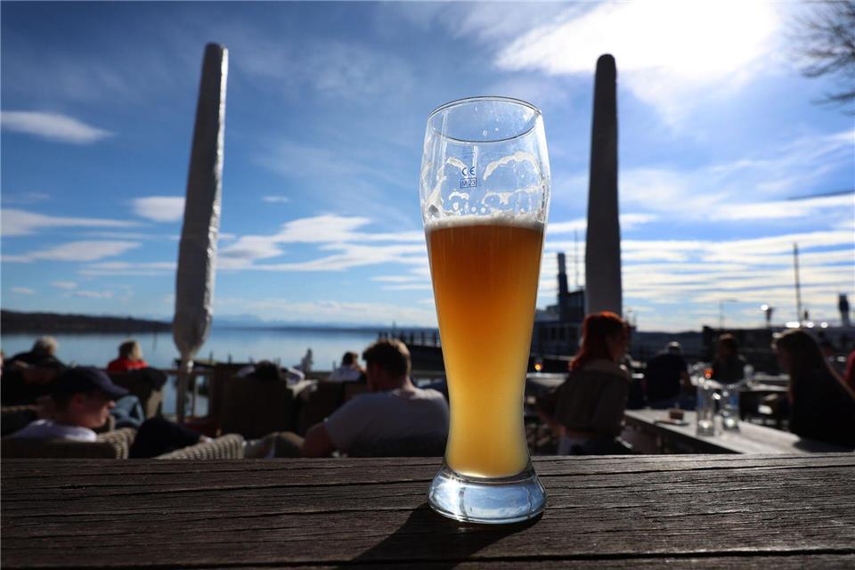 Die Umsätze der bayerischen Gastronomen sind im vergangenen Jahr nur aufgrund von Preiserhöhungen gestiegen (Archivbild). Karl-Josef Hildenbrand/dpa