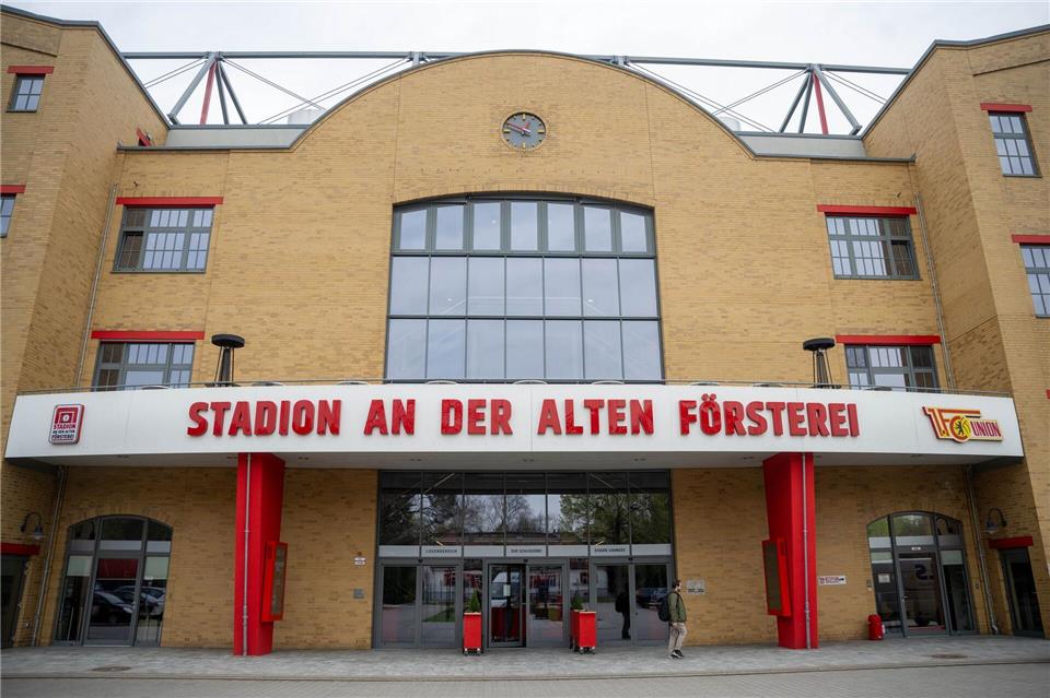 Die Union-Profis erhalten ein neues Trainingszentrum. (Archivbild)Matthias Koch/dpa