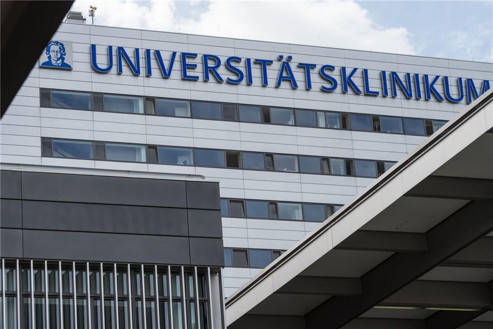 Die Universitätskliniken halten Reformen für überfällig (Archivbild). Boris Roessler/dpa