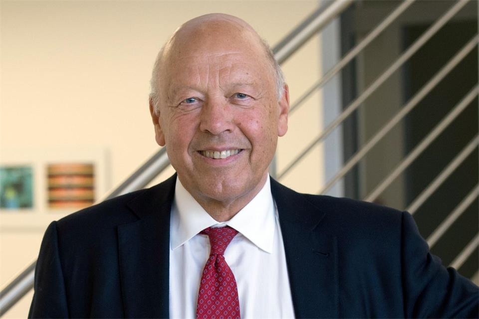 Die Unternehmensgruppe Theo Müller plant die Schließung von Produktionsbereichen in Rogätz und Leppersdorf. (Archivbild) Arno Burgi/dpa-Zentralbild/dpa